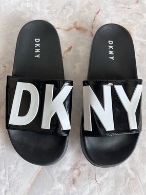 DKNY Zinna -3Large Logo Classic Slide IN Slides Black White Sandals Size 7 W